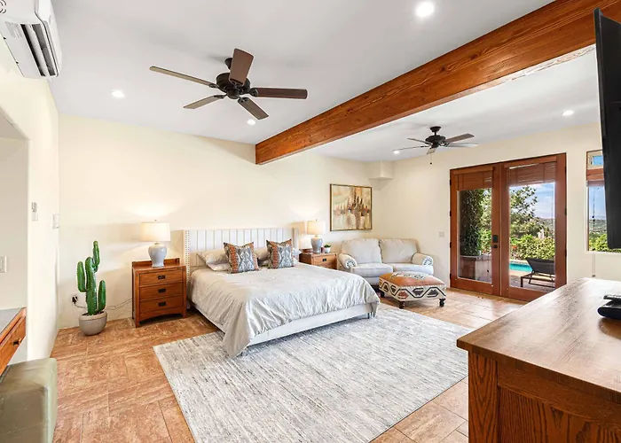 Luxury With 75' Lap Pool, Hot Tub & Breathtaking Vortex Views Hébergement de vacances Sedona
