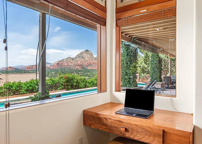Hébergement de vacances Luxury With 75' Lap Pool, Hot Tub & Breathtaking Vortex Views Sedona