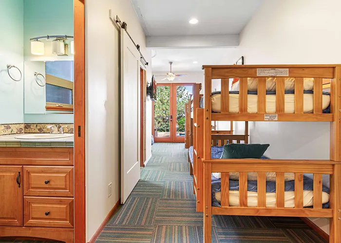 Luxury With 75' Lap Pool, Hot Tub & Breathtaking Vortex Views *