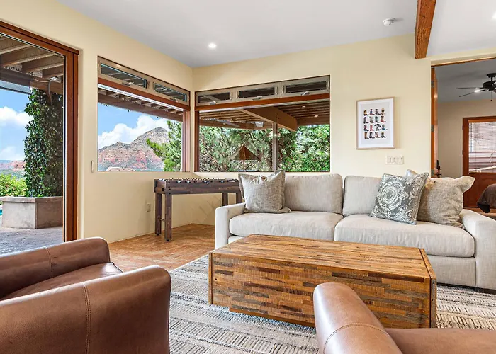 Hébergement de vacances Luxury With 75' Lap Pool, Hot Tub & Breathtaking Vortex Views