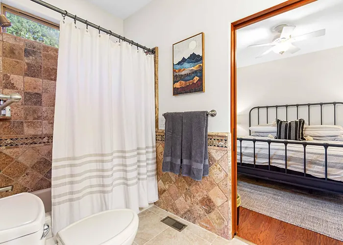 Luxury With 75' Lap Pool, Hot Tub & Breathtaking Vortex Views Hébergement de vacances *