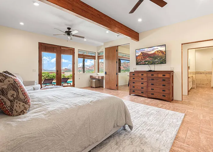 Luxury With 75' Lap Pool, Hot Tub & Breathtaking Vortex Views Hébergement de vacances Sedona