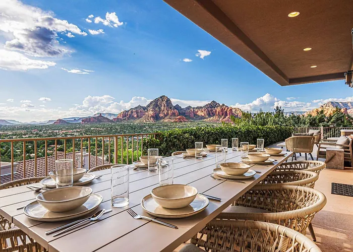 Luxury With 75' Lap Pool, Hot Tub & Breathtaking Vortex Views Hébergement de vacances *