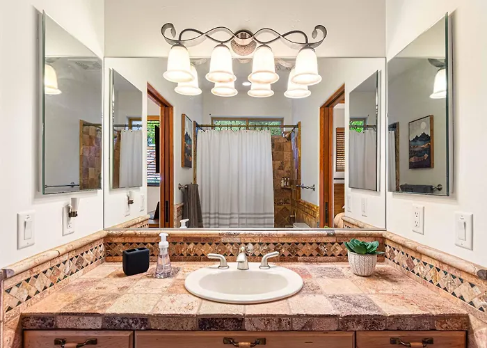Luxury With 75' Lap Pool, Hot Tub & Breathtaking Vortex Views *