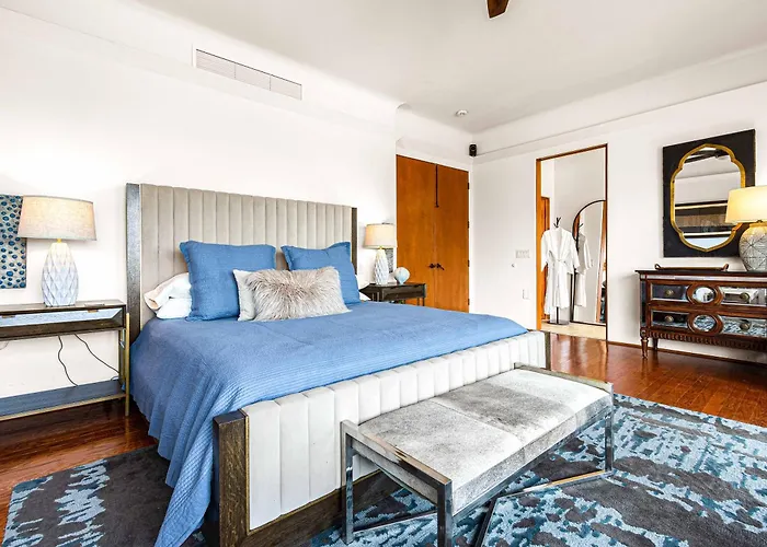 Luxury With 75' Lap Pool, Hot Tub & Breathtaking Vortex Views Hébergement de vacances