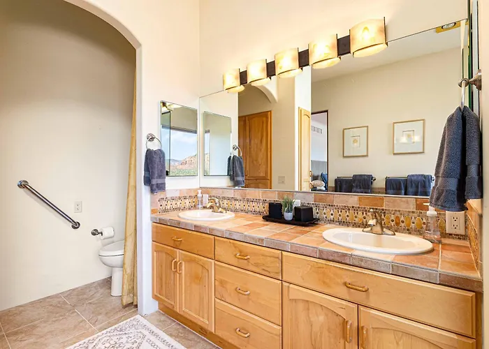 Luxury With 75' Lap Pool, Hot Tub & Breathtaking Vortex Views *