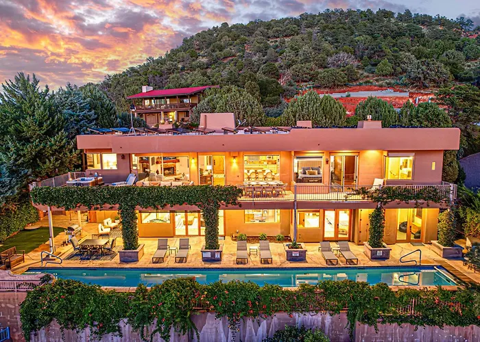 Luxury With 75' Lap Pool, Hot Tub & Breathtaking Vortex Views Hébergement de vacances Sedona