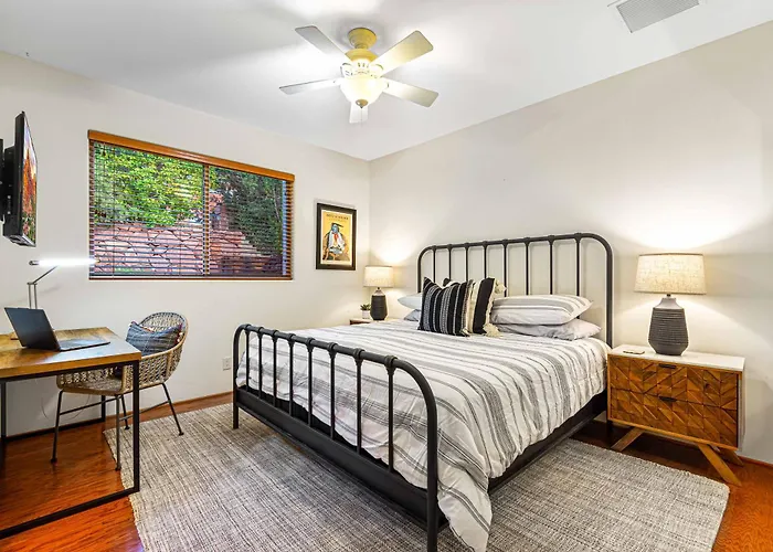 Luxury With 75' Lap Pool, Hot Tub & Breathtaking Vortex Views *